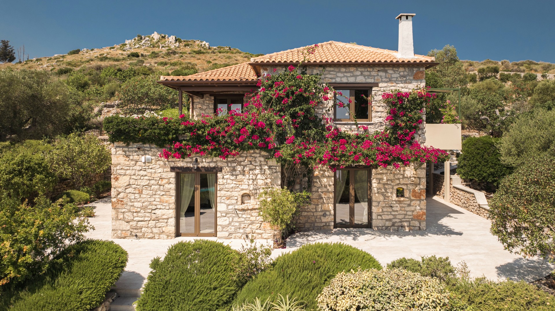 Pietra e Legno Villa — Bonikos Arch Design Studio